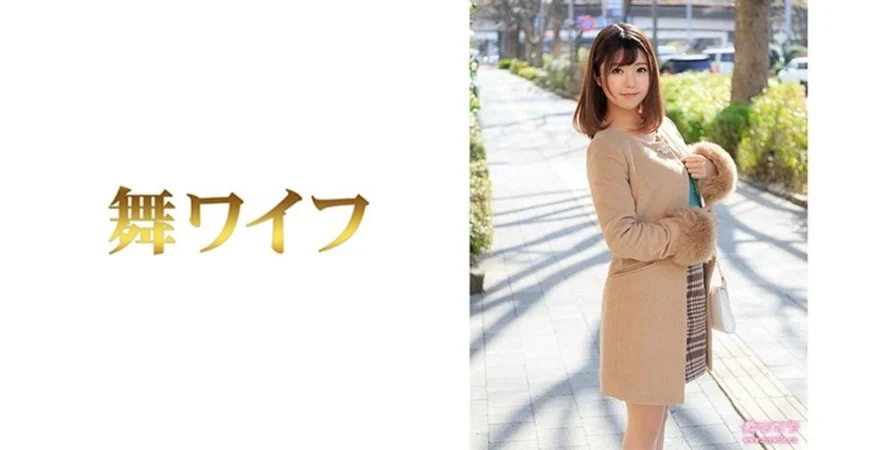 俄罗斯姐妹花户外被小伙单刀直入双飞！